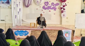 طلاب با تمرین و تقوا معلم دین شوند.